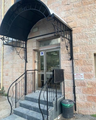 גגון למשרד ולבית